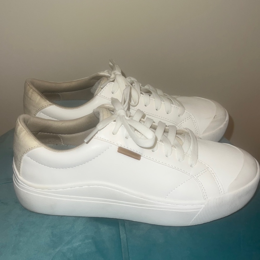 Lightly worn Dr Scholls time off sneakers